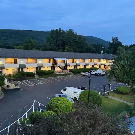 The Black Mountain Inn Brattleboro Kültér fotó