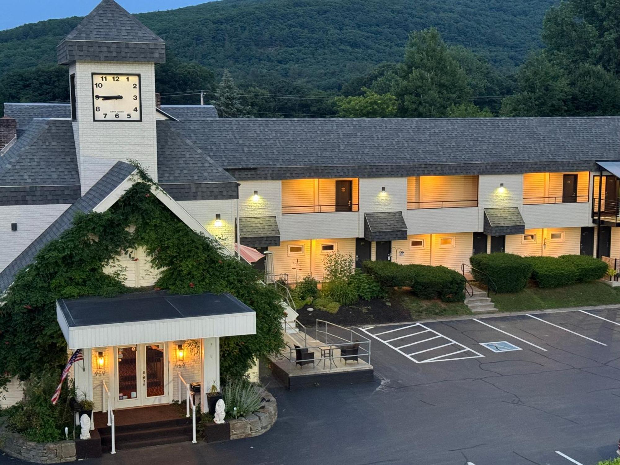 The Black Mountain Inn Brattleboro Kültér fotó