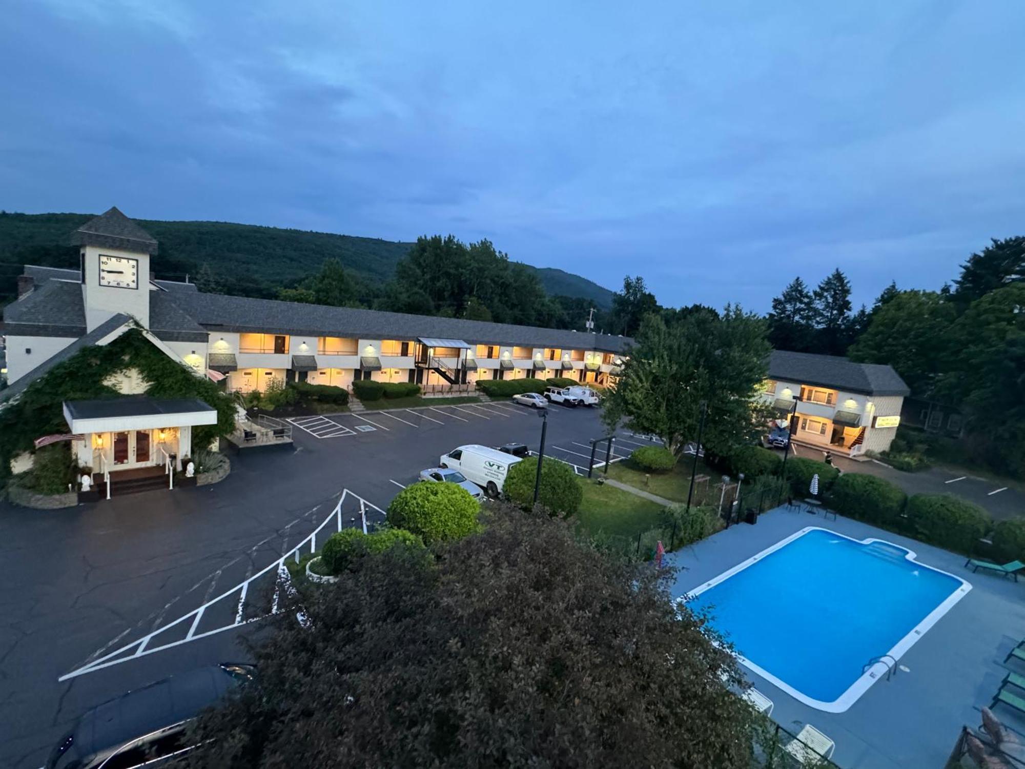 The Black Mountain Inn Brattleboro Kültér fotó